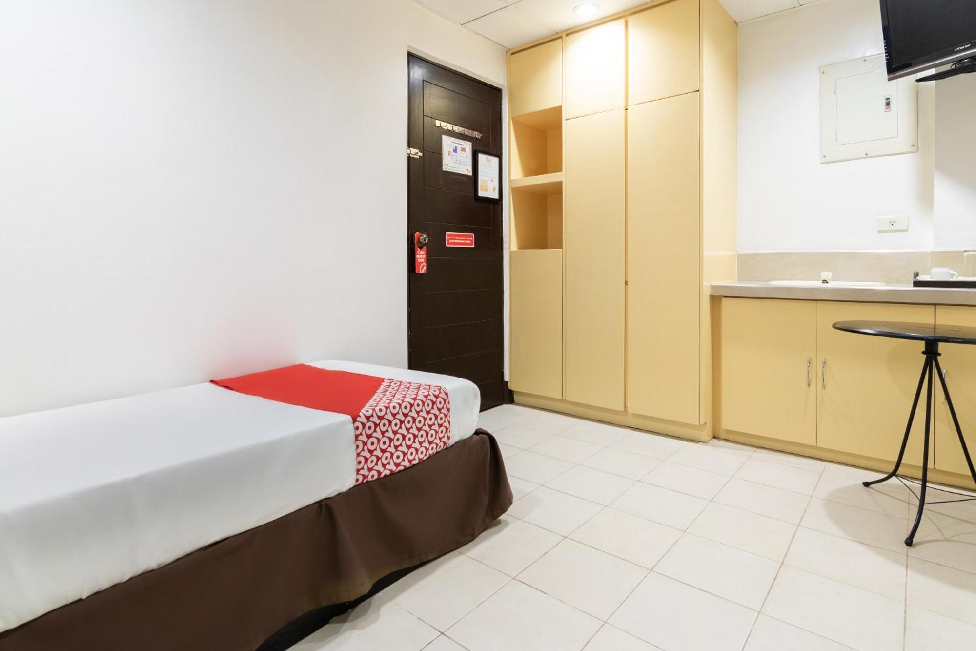 โอโย 107 ออเรนจ์ เนสต์ โฮเทล พนักงานฉีดวัคซีนแล้ว Hotel มะนิลา ภายนอก รูปภาพ