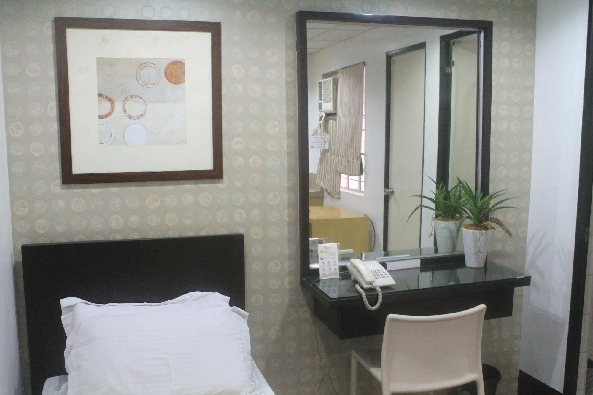 โอโย 107 ออเรนจ์ เนสต์ โฮเทล พนักงานฉีดวัคซีนแล้ว Hotel มะนิลา ภายนอก รูปภาพ