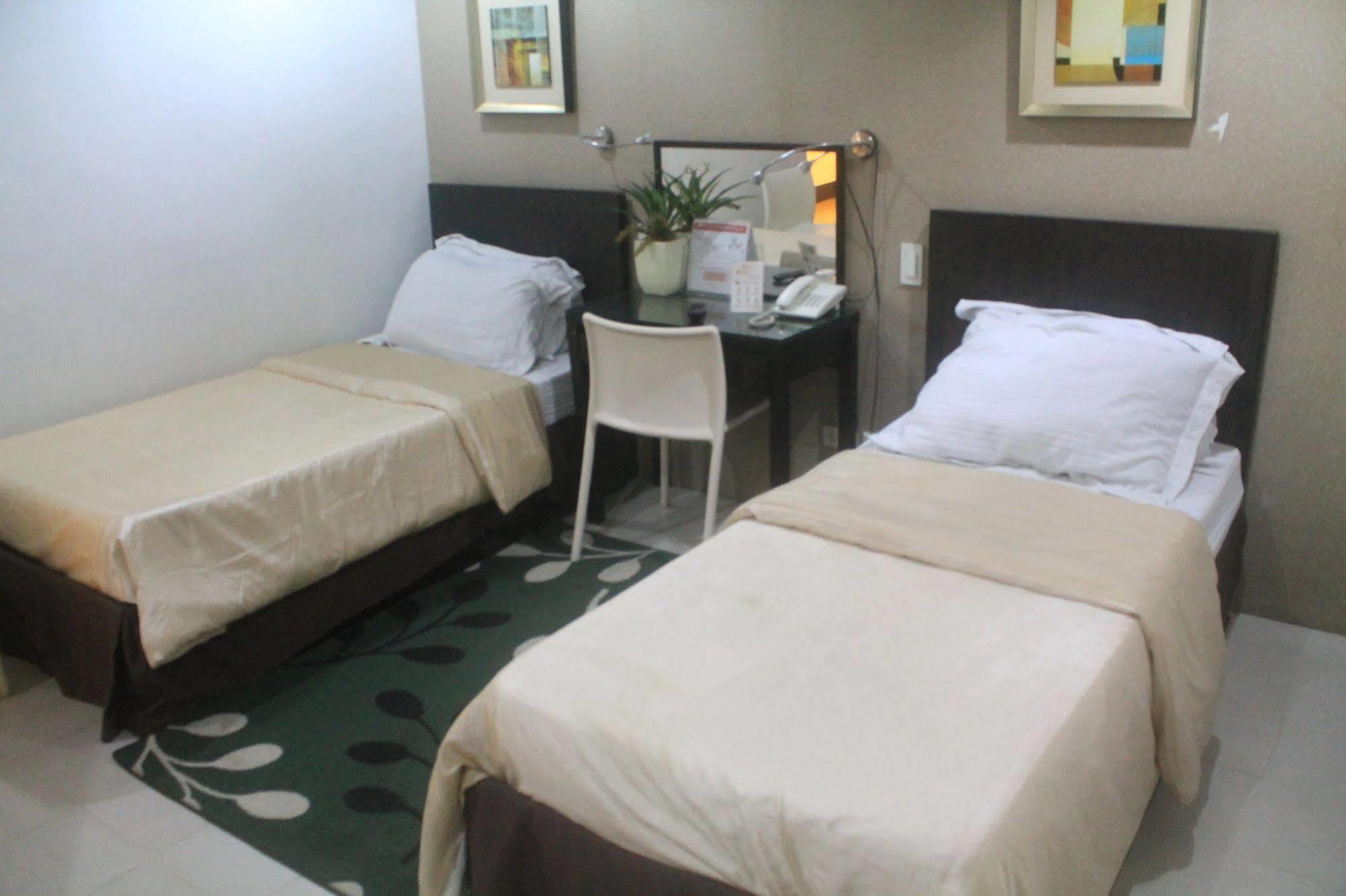 โอโย 107 ออเรนจ์ เนสต์ โฮเทล พนักงานฉีดวัคซีนแล้ว Hotel มะนิลา ภายนอก รูปภาพ