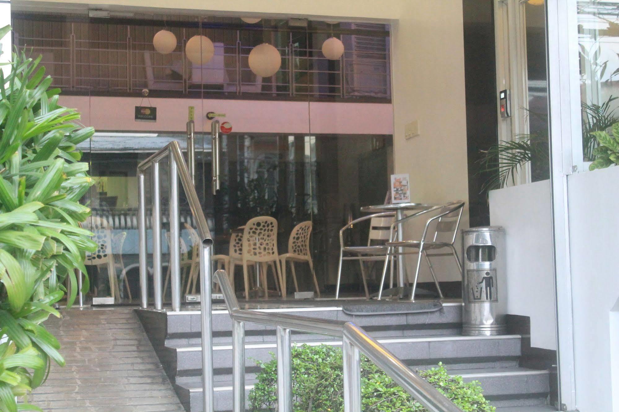 โอโย 107 ออเรนจ์ เนสต์ โฮเทล พนักงานฉีดวัคซีนแล้ว Hotel มะนิลา ภายนอก รูปภาพ